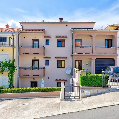 Daire Idyllisches Mit 2 Bikes, Grill, Haustiere Erlaubt, Safe, Wifi Crikvenica
