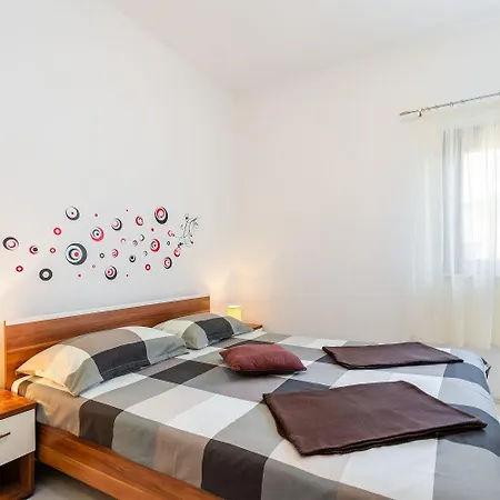 Idyllisches Mit 2 Bikes, Grill, Haustiere Erlaubt, Safe, Wifi Crikvenica