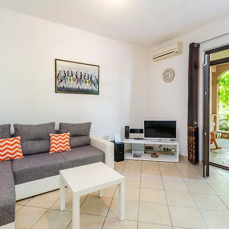 Daire Idyllisches Mit 2 Bikes, Grill, Haustiere Erlaubt, Safe, Wifi Crikvenica
