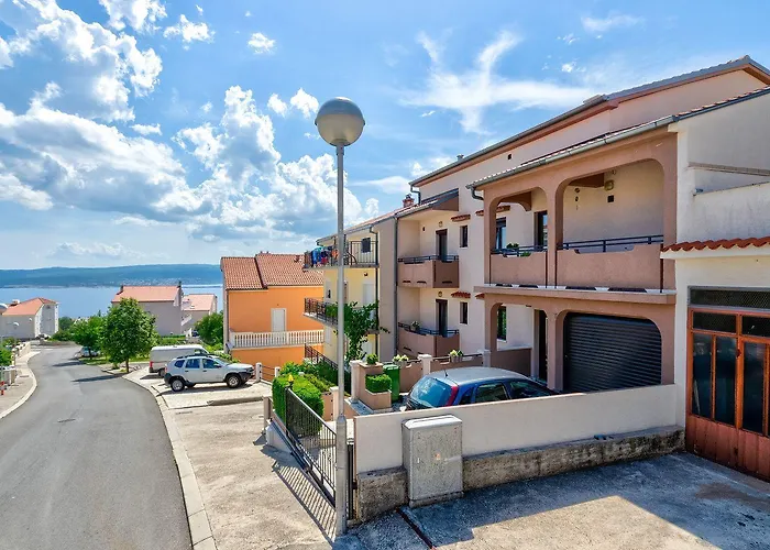Idyllisches Mit 2 Bikes, Grill, Haustiere Erlaubt, Safe, Wifi Apartment Crikvenica