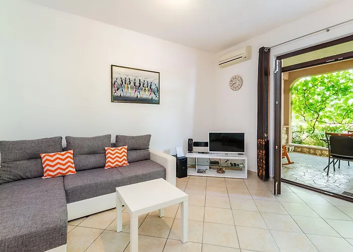 Apartment Idyllisches Mit 2 Bikes, Grill, Haustiere Erlaubt, Safe, Wifi Crikvenica