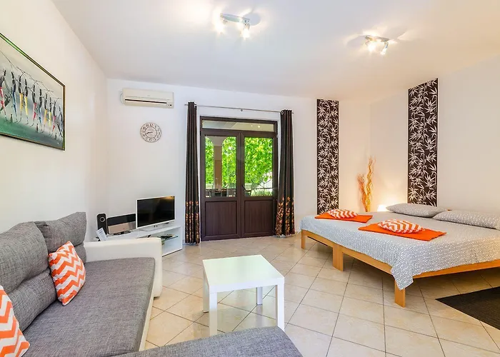 Apartment Idyllisches Mit 2 Bikes, Grill, Haustiere Erlaubt, Safe, Wifi Crikvenica