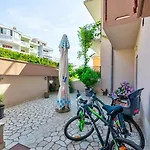 Apartment Idyllisches Mit 2 Bikes, Grill, Haustiere Erlaubt, Safe, Wifi Crikvenica