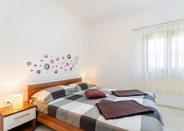 Idyllisches Mit 2 Bikes, Grill, Haustiere Erlaubt, Safe, Wifi Crikvenica