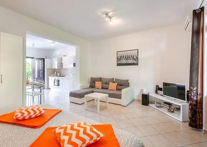 Idyllisches Mit 2 Bikes, Grill, Haustiere Erlaubt, Safe, Wifi * Crikvenica