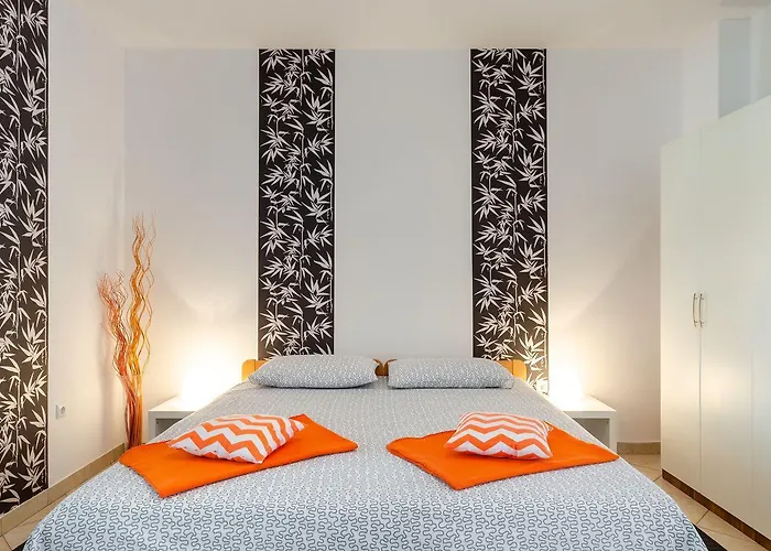 Idyllisches Mit 2 Bikes, Grill, Haustiere Erlaubt, Safe, Wifi Appartamento Crikvenica